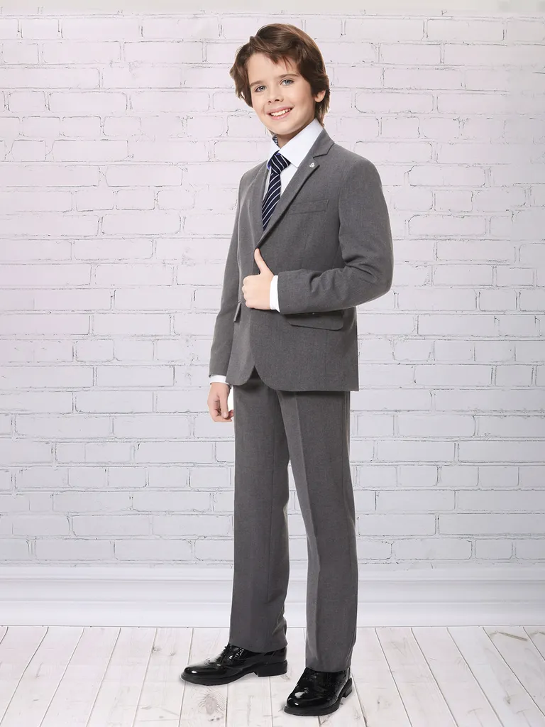 Сочетание традиций и современных тенденций: как "Sky Lake" создает уникальную школьную форму