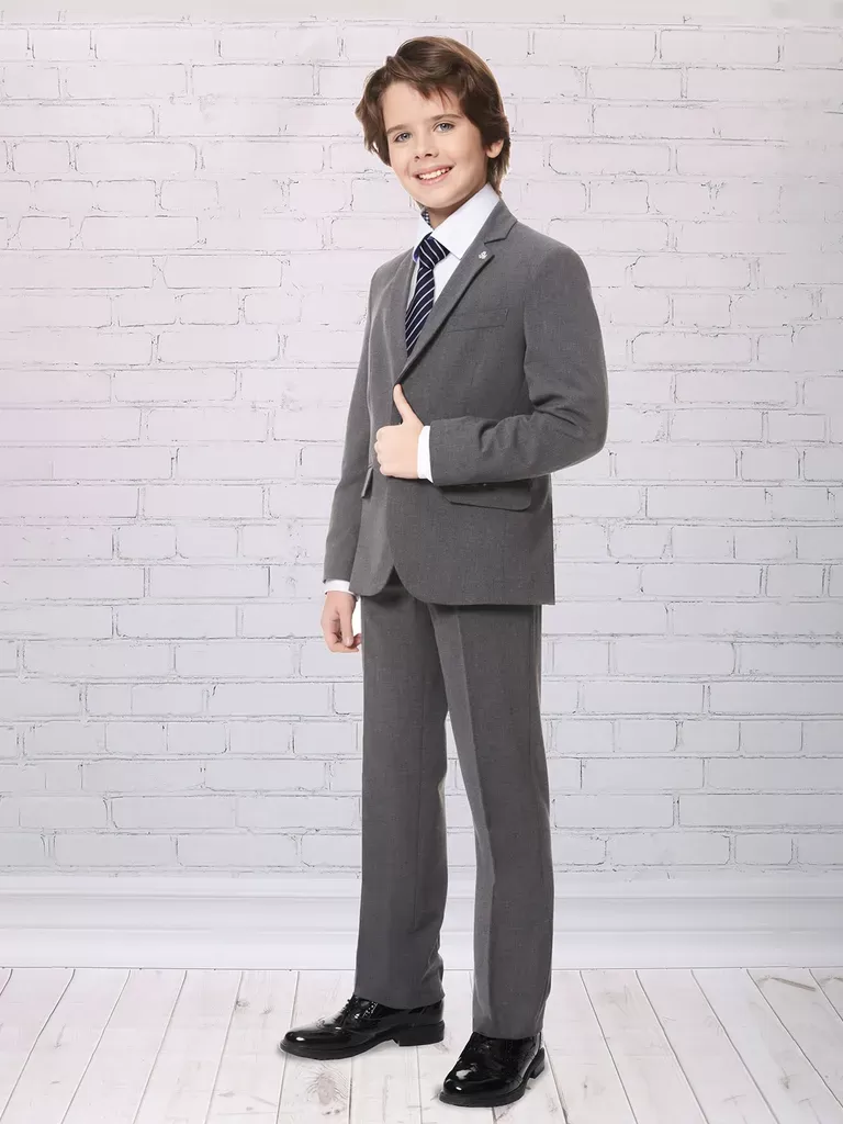 Сочетание традиций и современных тенденций: как "Sky Lake" создает уникальную школьную форму